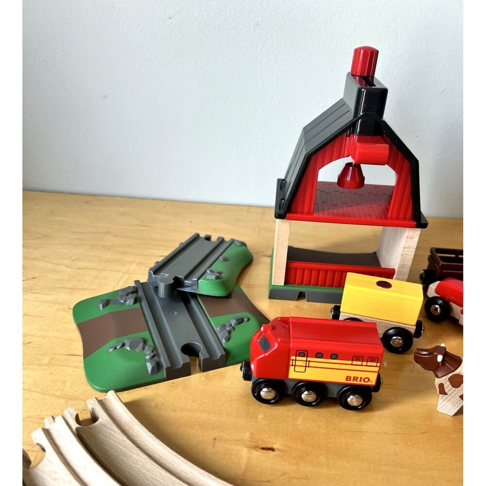 BRIO Farm Railway Set 20 Piece Interactive Train Set Kids Age 3+ #33719 - Picture 4 of 12